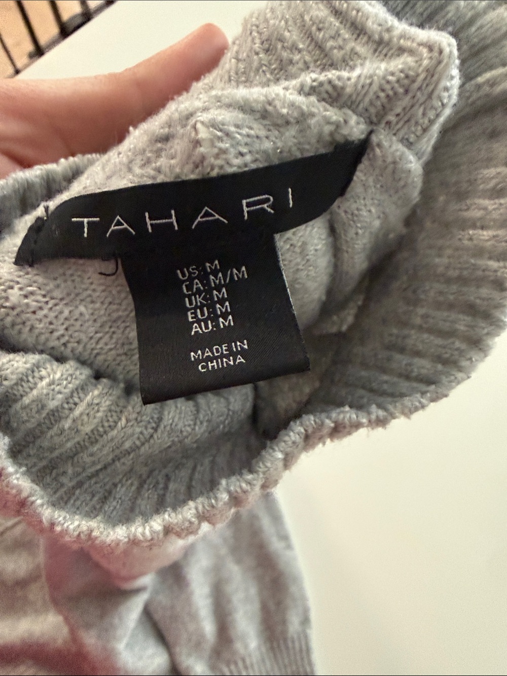 Tahari - Picture 3 of 3